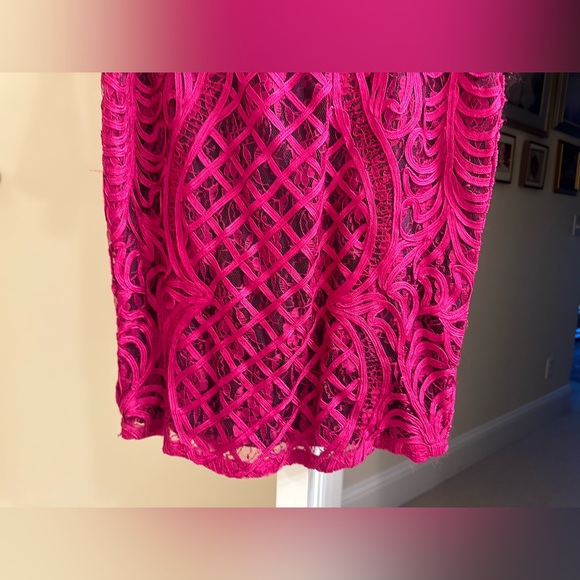 JS Collections - Bell Sleeve Cocktail Dress - Size 4 - Magenta - LIKE NEW - Picture 9 of 13